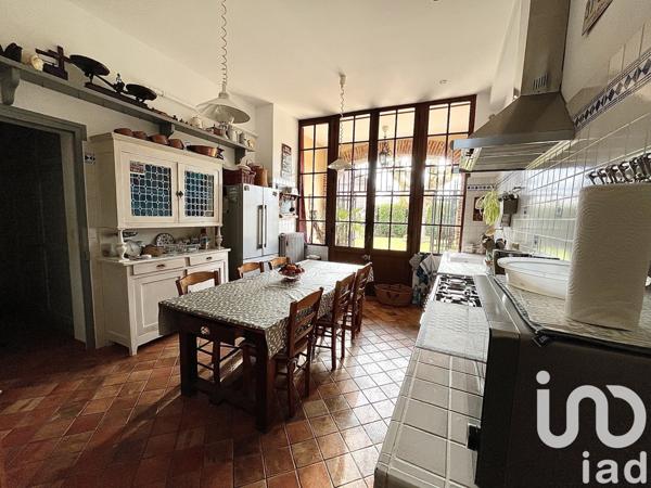 Demeure 12 pièces de 282 m² à Chaumont-en-Vexin (60240)