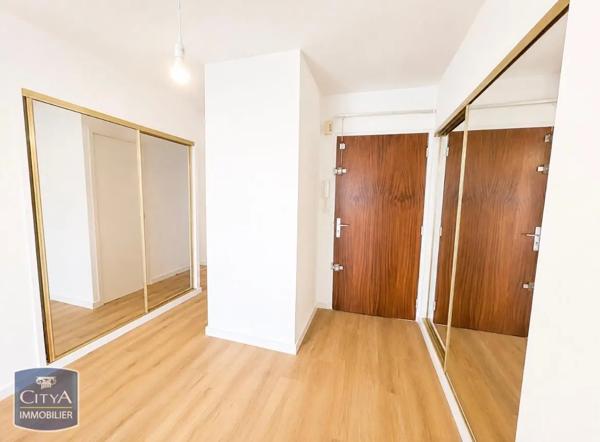 Appartement à louer 3 pièces 67.36m² Angers (49000)