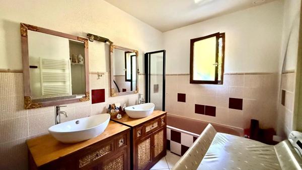 Vente                                                      Maison
                        
                     5 pièces                      120 m2                     à Aubigny-sur-Nère
