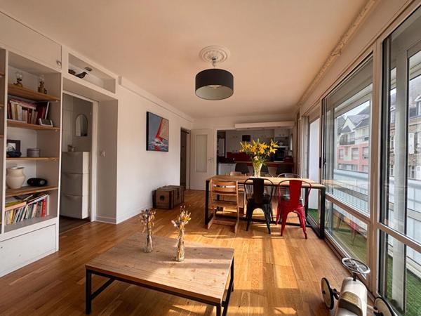 Vannes centre ville : Appartement 3 chambres + stationnement