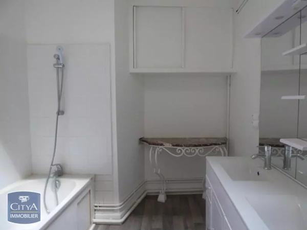 Appartement à louer 5 pièces 122.76m²