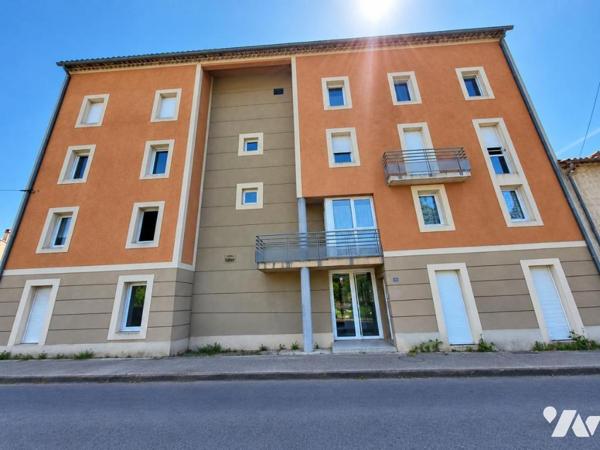 APPARTEMENT AVEC TERRASSE ET JARDINET 