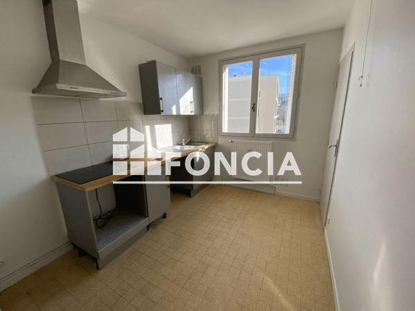 Location Appartement 4 pièces 66.4 m² - RUE DU DOCTEUR L'HERMIER Livron Sur Drome 26250