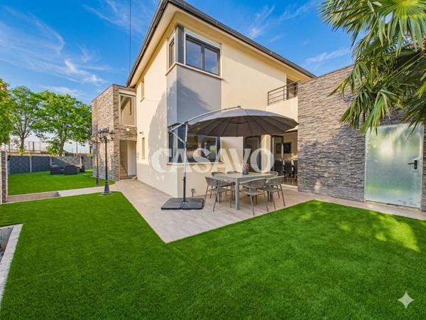Vente Maison 8 pièces de 138m² - 93150 Le Blanc-Mesnil