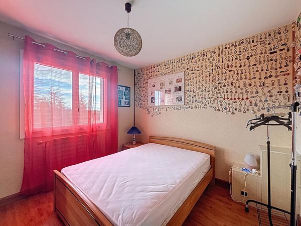 Maison familiale de 133 m² avec piscine pool house, atelier sur terrain arboré de 2 000 m²