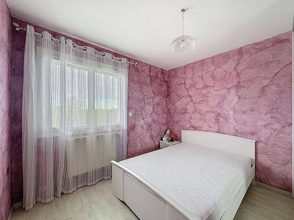 Maison familiale de 133 m² avec piscine pool house, atelier sur terrain arboré de 2 000 m²