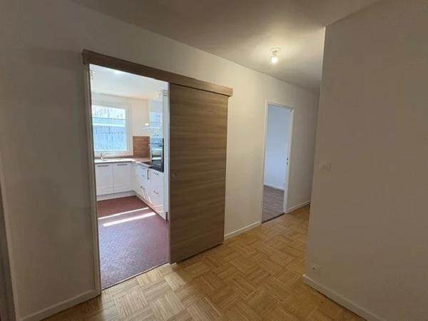 APPARTEMENT T4 A LOUER - CALUIRE ET CUIRE Montessuy-Ouest 84.64 m 2 1 375 € charges comprises par mois