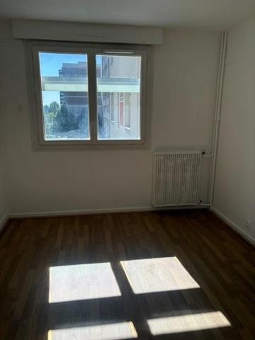 APPARTEMENT T4 A LOUER - CALUIRE ET CUIRE Montessuy-Ouest 84.64 m 2 1 375 € charges comprises par mois