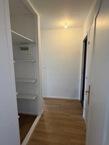APPARTEMENT T4 A LOUER - CALUIRE ET CUIRE Montessuy-Ouest 84.64 m 2 1 375 € charges comprises par mois