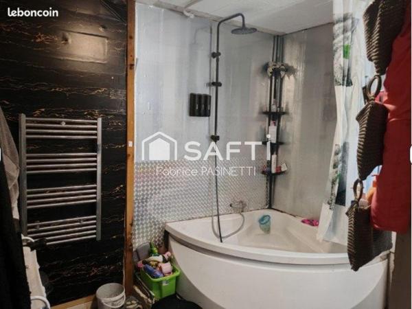 Maison familiale avec terrasse & coin lecture – Proche Luxembourg !