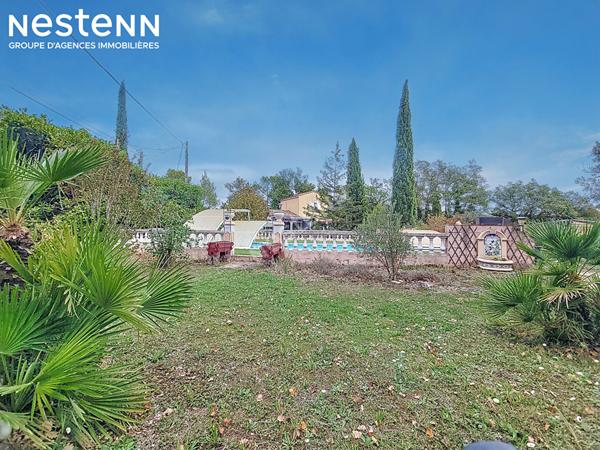 VIAGER OCCUPE - Maison T4 Garéoult sur un terrain de 2200 m² avec piscine