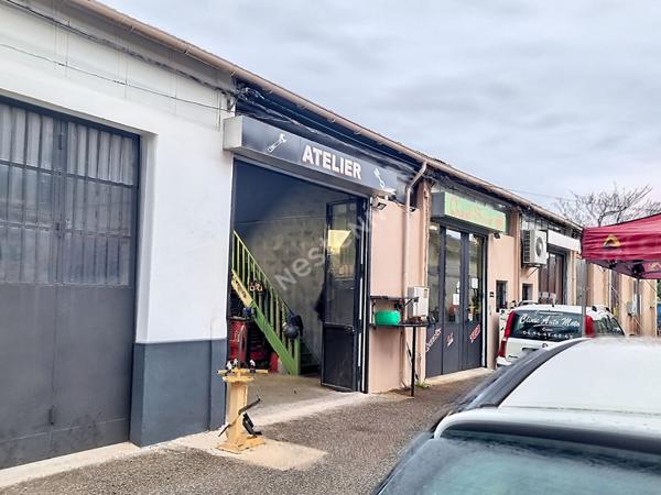 Fonds de commerce Cuers Dans une Zone d'ativité - Locaux d'environ 230m²