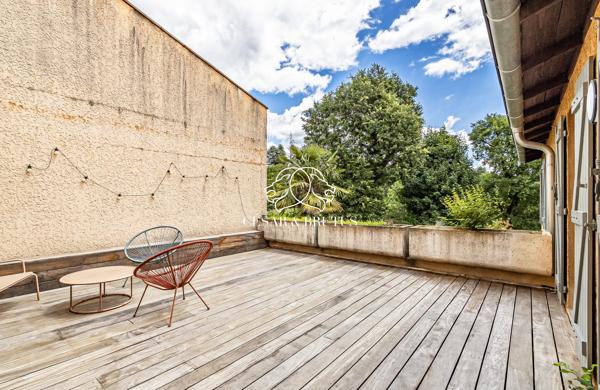ST-DIDIER-AU-MONT-D’OR – MAISON FAMILIALE RÉNOVÉE AU CALME, À DEUX PAS DU CENTRE