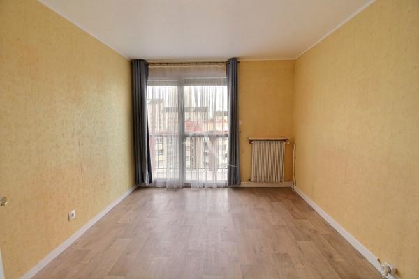 3 pièces - dernier étage au centre ville sans vis -à-vis