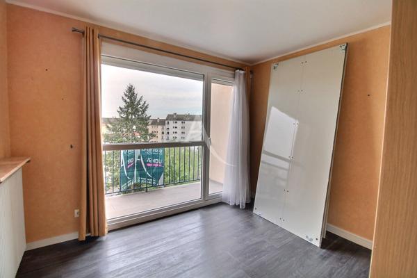 3 pièces - dernier étage au centre ville sans vis -à-vis