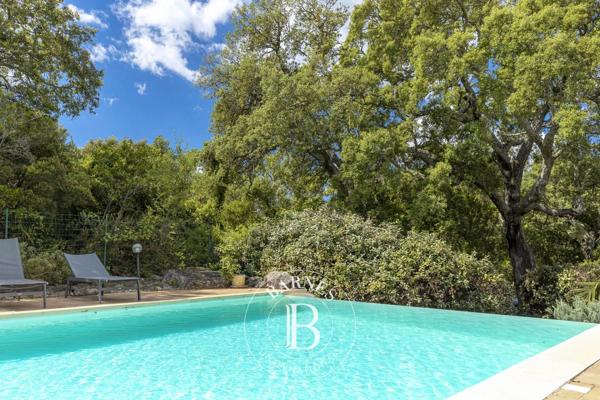 Sainte-Lucie-de-Porto-Vecchio, Villa 7 Chambres -  250 m² à vendre
