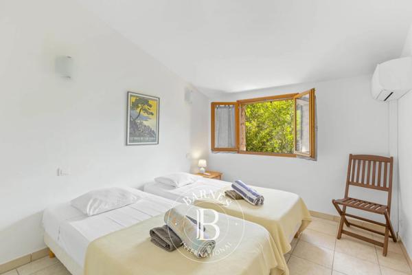 Sainte-Lucie-de-Porto-Vecchio, Villa 7 Chambres -  250 m² à vendre