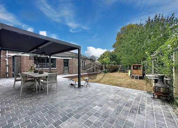 Vente                                                      Maison de ville
                        
                     7 pièces                      190 m2                     à Saint-Quentin