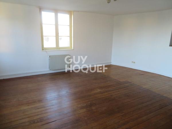 CHATEAU GONTIER SUR MAYENNE : appartement F5 en location