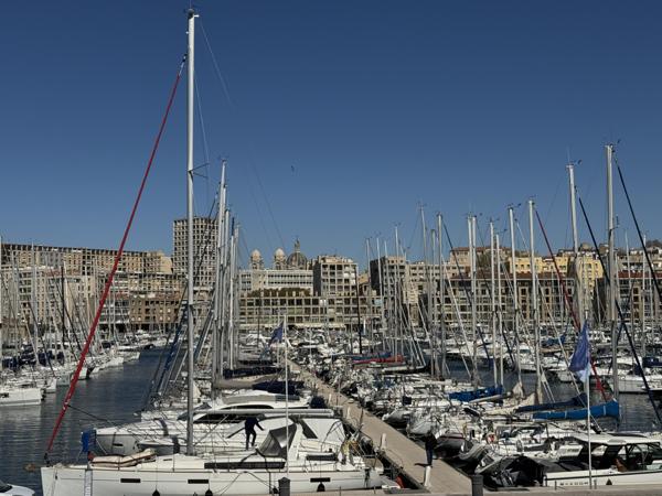 Marseille (13007) VENTE APPARTEMENT TYPE 3 LOFT MAGNIFIQUE QUAI RIVE NEUVE BALCON VUE VIEUX PORT 13007 MARSEILLE
