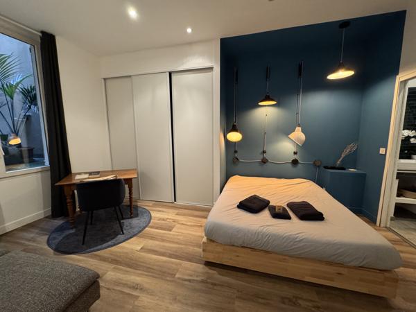 Marseille (13007) VENTE APPARTEMENT TYPE 3 LOFT MAGNIFIQUE QUAI RIVE NEUVE BALCON VUE VIEUX PORT 13007 MARSEILLE