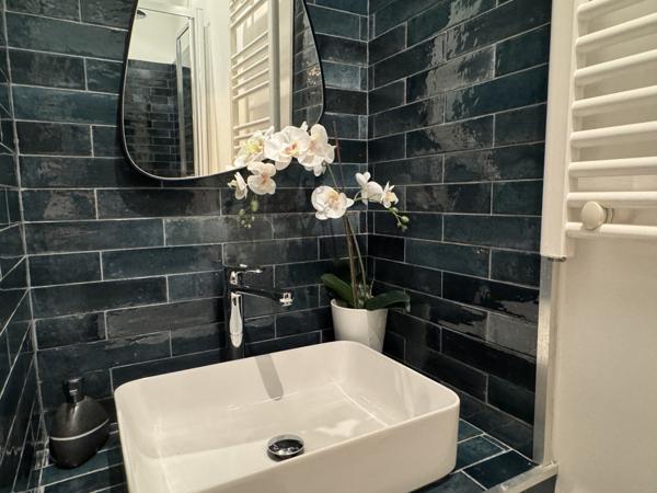 Marseille (13007) VENTE APPARTEMENT TYPE 3 LOFT MAGNIFIQUE QUAI RIVE NEUVE BALCON VUE VIEUX PORT 13007 MARSEILLE