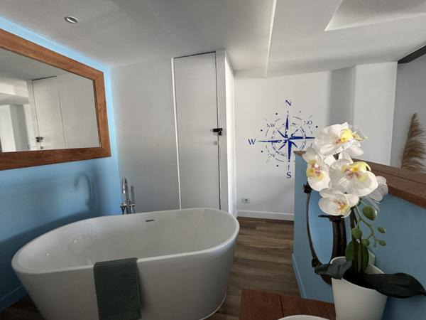 Marseille (13007) VENTE APPARTEMENT TYPE 3 LOFT MAGNIFIQUE QUAI RIVE NEUVE BALCON VUE VIEUX PORT 13007 MARSEILLE