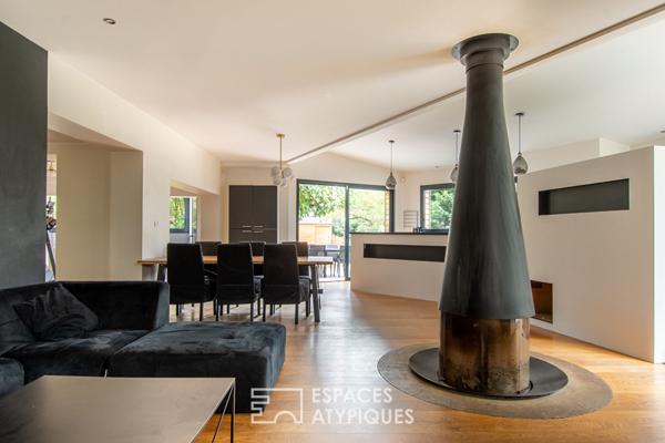 Maison Familiale et son jardin verdoyant