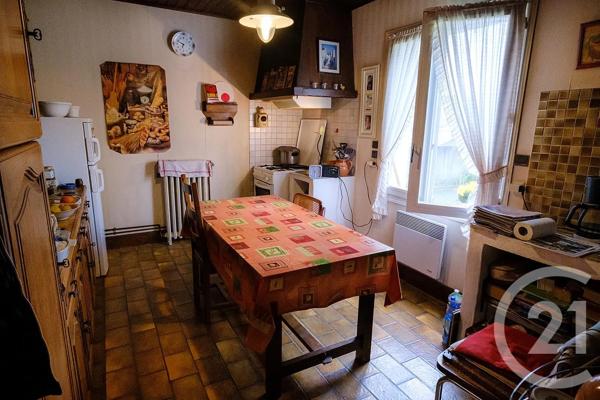 Maison à vendre  4 pièces - 118 m 2   STE SOULLE  - 17