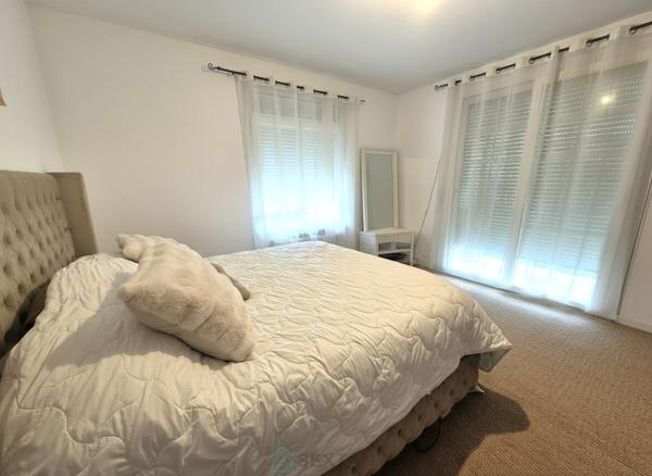 Maison sur sous-sol, 4 chambres, garage, terrain constructible