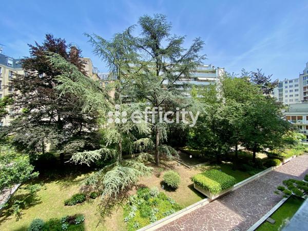 Appartement
         5 pièces
        - 148 m² Bien prestige 1 310 000 € *
