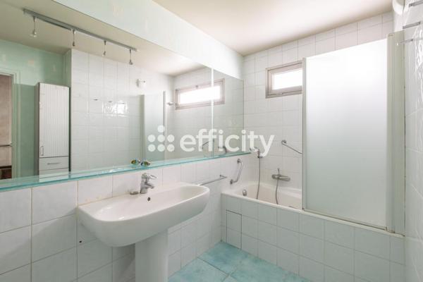 Appartement
         5 pièces
        - 148 m² Bien prestige 1 310 000 € *