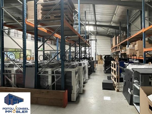 LOCAL D’ACTIVITE de 933m2 AVEC PARKING