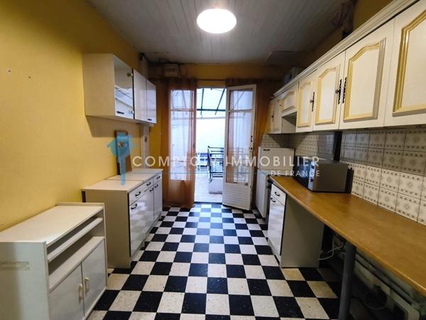 Maison de village
                                                                                                                                                                                                                                                                                                                        4 pièce(s)                                                                                                                                                                                                          3 chambre(s)                                                                                                                                                                                                          110  m²