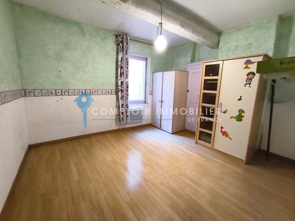 Maison de village
                                                                                                                                                                                                                                                                                                                        4 pièce(s)                                                                                                                                                                                                          3 chambre(s)                                                                                                                                                                                                          110  m²