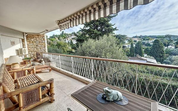 Appartement à vendre    3 pièces • 100 m2 Le Cannet