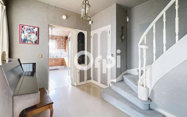 Maison à vendre    8 pièces • 260 m2 Brive-la-Gaillarde