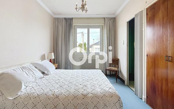 Maison à vendre    8 pièces • 260 m2 Brive-la-Gaillarde