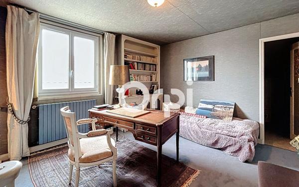 Maison à vendre    8 pièces • 260 m2 Brive-la-Gaillarde