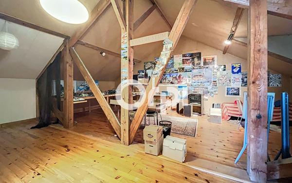 Maison à vendre    8 pièces • 260 m2 Brive-la-Gaillarde