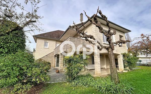 Maison à vendre    8 pièces • 260 m2 Brive-la-Gaillarde