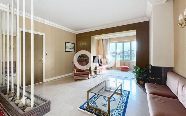 Maison à vendre    8 pièces • 260 m2 Brive-la-Gaillarde