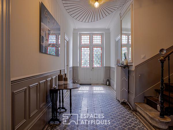 Bâtisse bourgeoise au jardin secret