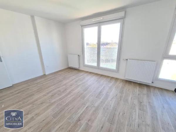 Appartement à louer 3 pièces 59.37m² Guyancourt (78280)