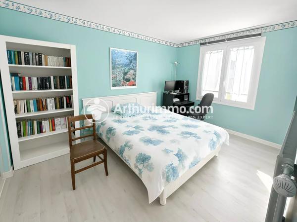 Vente                                                      Maison
                        
                     5 pièces                      91 m2                     à Saint-Pierre-du-Perray