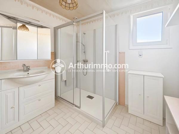 Vente                                                      Maison
                        
                     5 pièces                      91 m2                     à Saint-Pierre-du-Perray