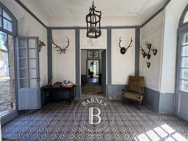 Pézenas, Château  600 m² à vendre