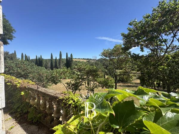 Pézenas, Château  600 m² à vendre