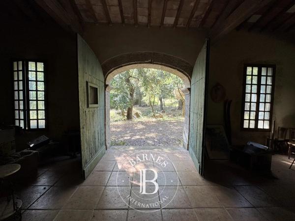 Pézenas, Château  600 m² à vendre