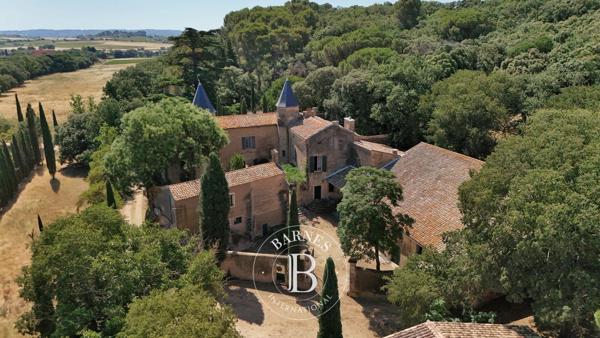 Pézenas, Château  600 m² à vendre